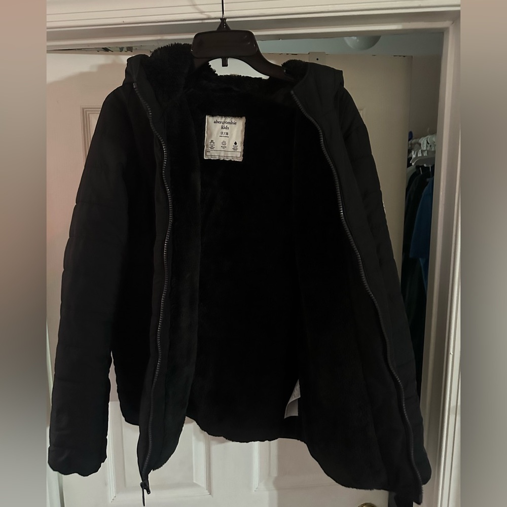 Barely used Abercrombie Kids boys puffer jacket. Size 17/18. No rips or tears